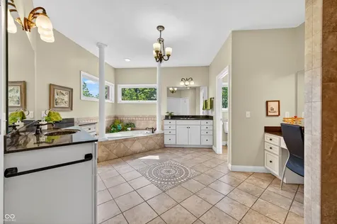 3355 W Carr Hill Road Columbus IN 47201
