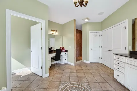 3355 W Carr Hill Road Columbus IN 47201