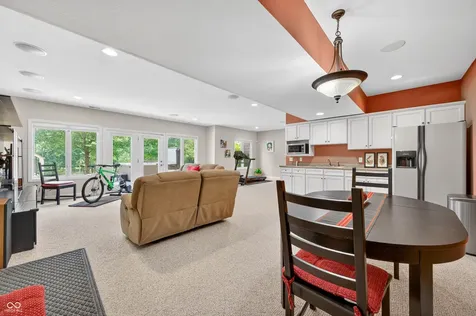 3355 W Carr Hill Road Columbus IN 47201