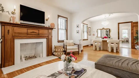 6085 E 10th Street Indianapolis IN 46219