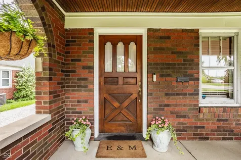 6085 E 10th Street Indianapolis IN 46219