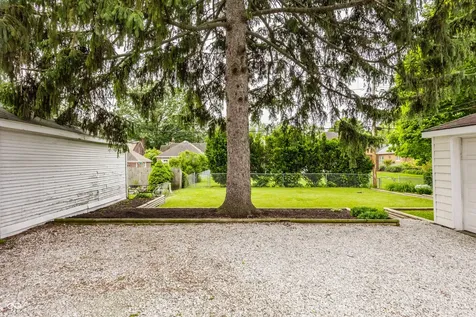 6085 E 10th Street Indianapolis IN 46219