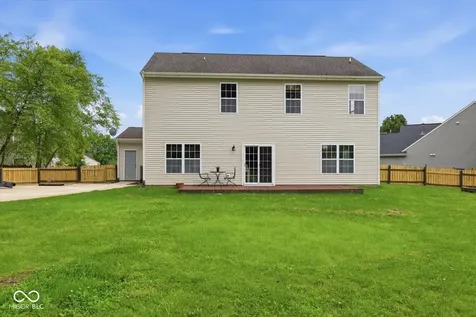 1909 Acorn Court Avon IN 46123