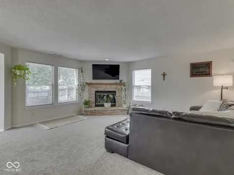 1801 Sonesta Way Indianapolis IN 46217