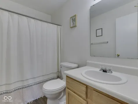 1801 Sonesta Way Indianapolis IN 46217