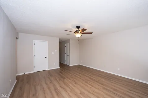 10242 Liverpool Way Indianapolis IN 46236