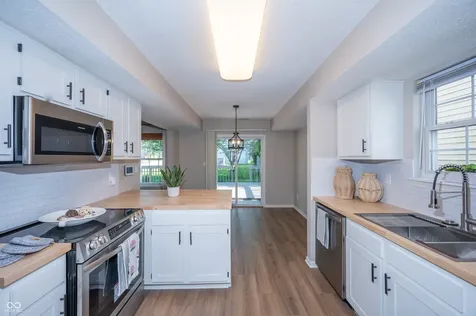 10242 Liverpool Way Indianapolis IN 46236