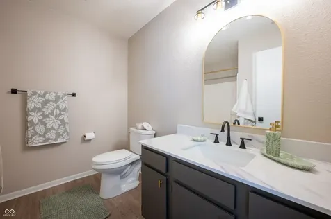 10242 Liverpool Way Indianapolis IN 46236