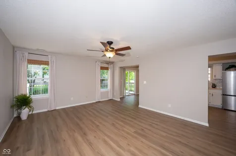 10242 Liverpool Way Indianapolis IN 46236