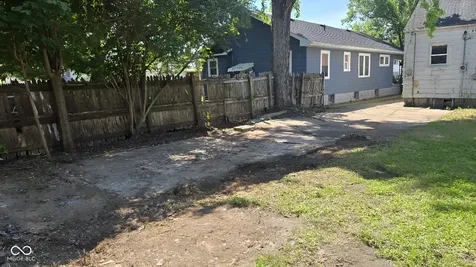 1626 W 8th Street Anderson IN 46016