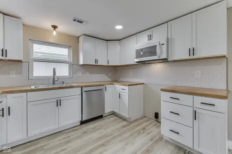1306 E Saint Clair Street Indianapolis IN 46202