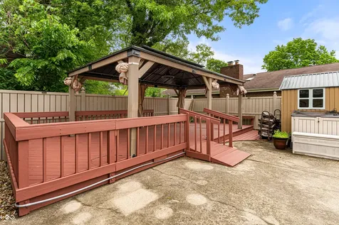 1031 Parkside Drive Columbus IN 47203