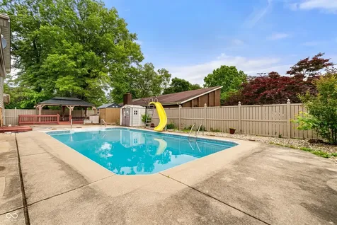 1031 Parkside Drive Columbus IN 47203