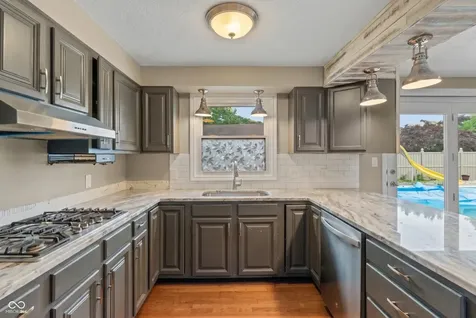 1031 Parkside Drive Columbus IN 47203