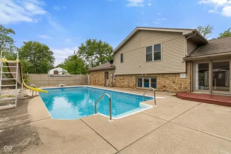 1031 Parkside Drive Columbus IN 47203