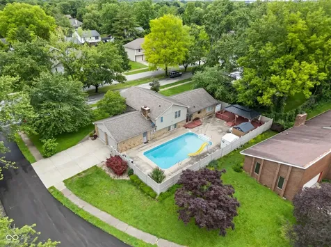 1031 Parkside Drive Columbus IN 47203