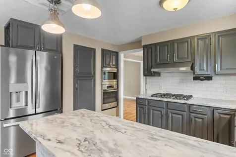 1031 Parkside Drive Columbus IN 47203