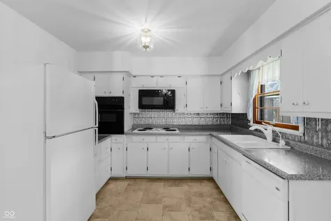 4811 State Road 46 E Nashville IN 47448