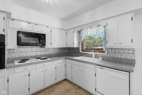 4811 State Road 46 E Nashville IN 47448