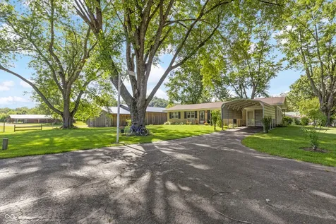 4811 State Road 46 E Nashville IN 47448