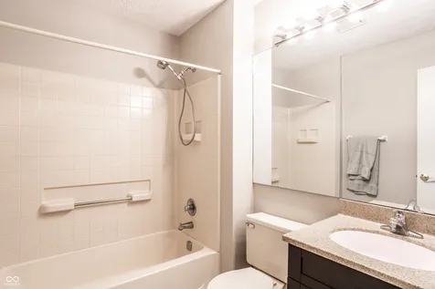 3257 Aqueous Lane Indianapolis IN 46214