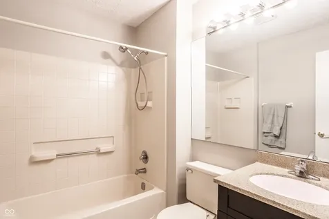 3257 Aqueous Lane Indianapolis IN 46214