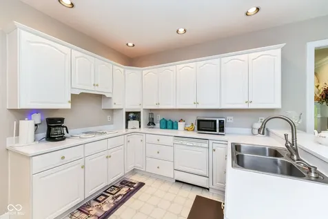 6336 Fairlane Drive W Indianapolis IN 46259