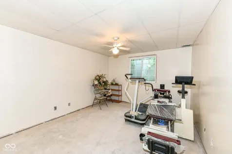 6336 Fairlane Drive W Indianapolis IN 46259