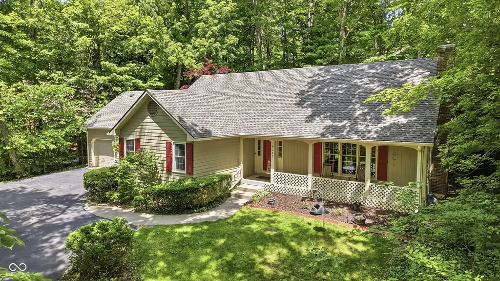 8752 Log Run Drive S Indianapolis IN 46234