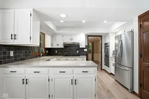8752 Log Run Drive S Indianapolis IN 46234
