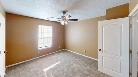1096 Bumblebee Way Greenfield IN 46140