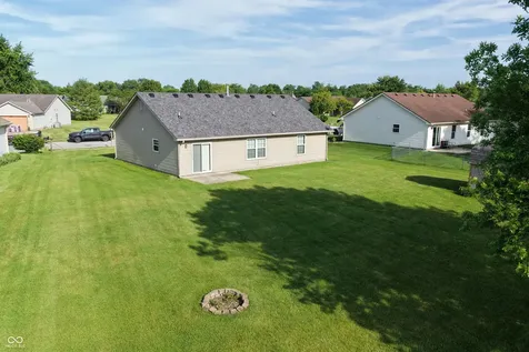 1096 Bumblebee Way Greenfield IN 46140