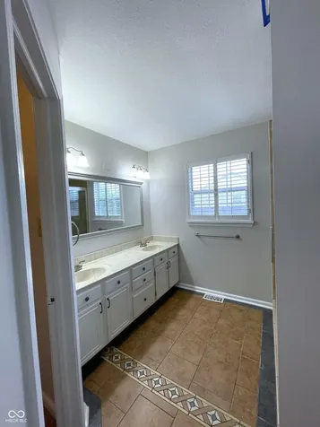 10522 Creekside Woods Drive Indianapolis IN 46239