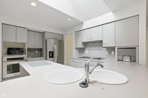 410 Beechview Lane Indianapolis IN 46217