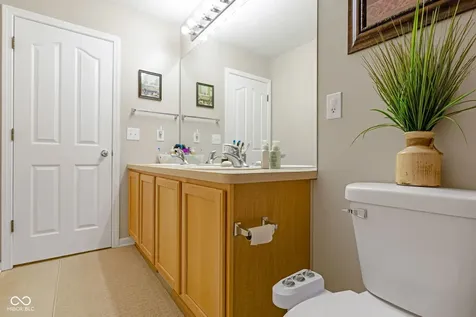 525 Viburnum Run Westfield IN 46074