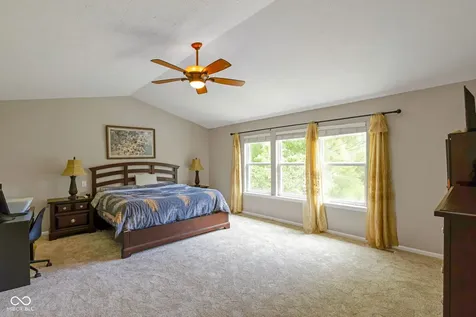 525 Viburnum Run Westfield IN 46074