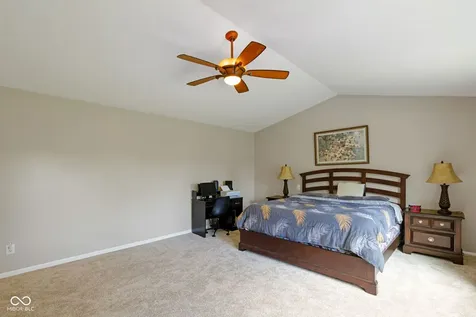 525 Viburnum Run Westfield IN 46074