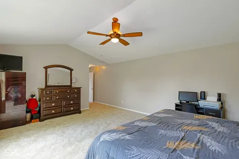525 Viburnum Run Westfield IN 46074