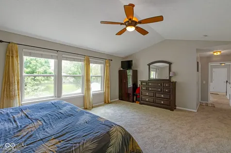 525 Viburnum Run Westfield IN 46074