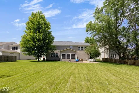 525 Viburnum Run Westfield IN 46074