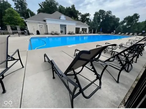 525 Viburnum Run Westfield IN 46074