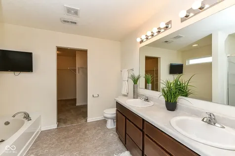 10833 Hunter Lake Lane Indianapolis IN 46239