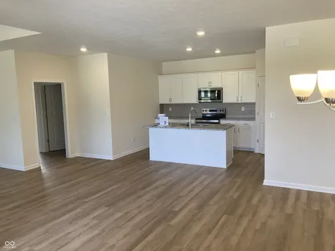 6204 Fairview Drive Mccordsville IN 46055