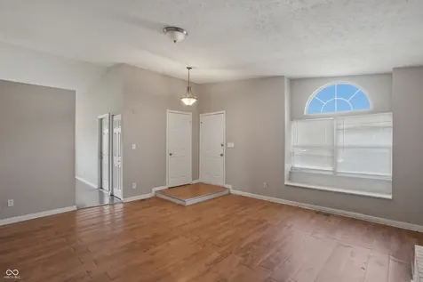 10256 Arapahoe Drive Indianapolis IN 46235