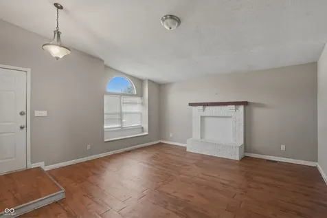 10256 Arapahoe Drive Indianapolis IN 46235