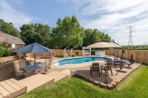 4724 W Hunters Ridge Lane Greenwood IN 46143