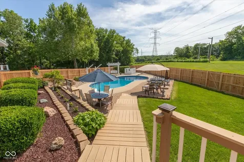 4724 W Hunters Ridge Lane Greenwood IN 46143