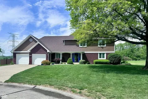 4724 W Hunters Ridge Lane Greenwood IN 46143
