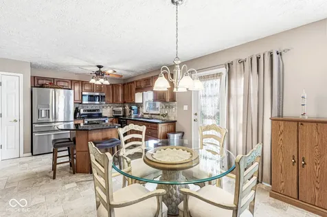 6733 Berkshire Drive Zionsville IN 46077