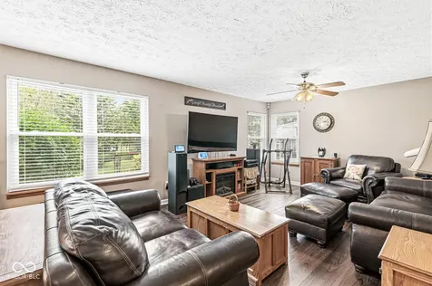 6733 Berkshire Drive Zionsville IN 46077